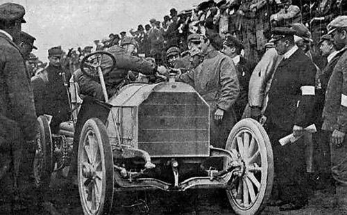 The history of Ireland and the motorcar is one which has previously been largely unexamined by academics.